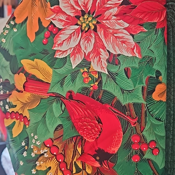 Holiday Classic Green Red Cotton Tablecloth 56x60 - Picture 1 of 7